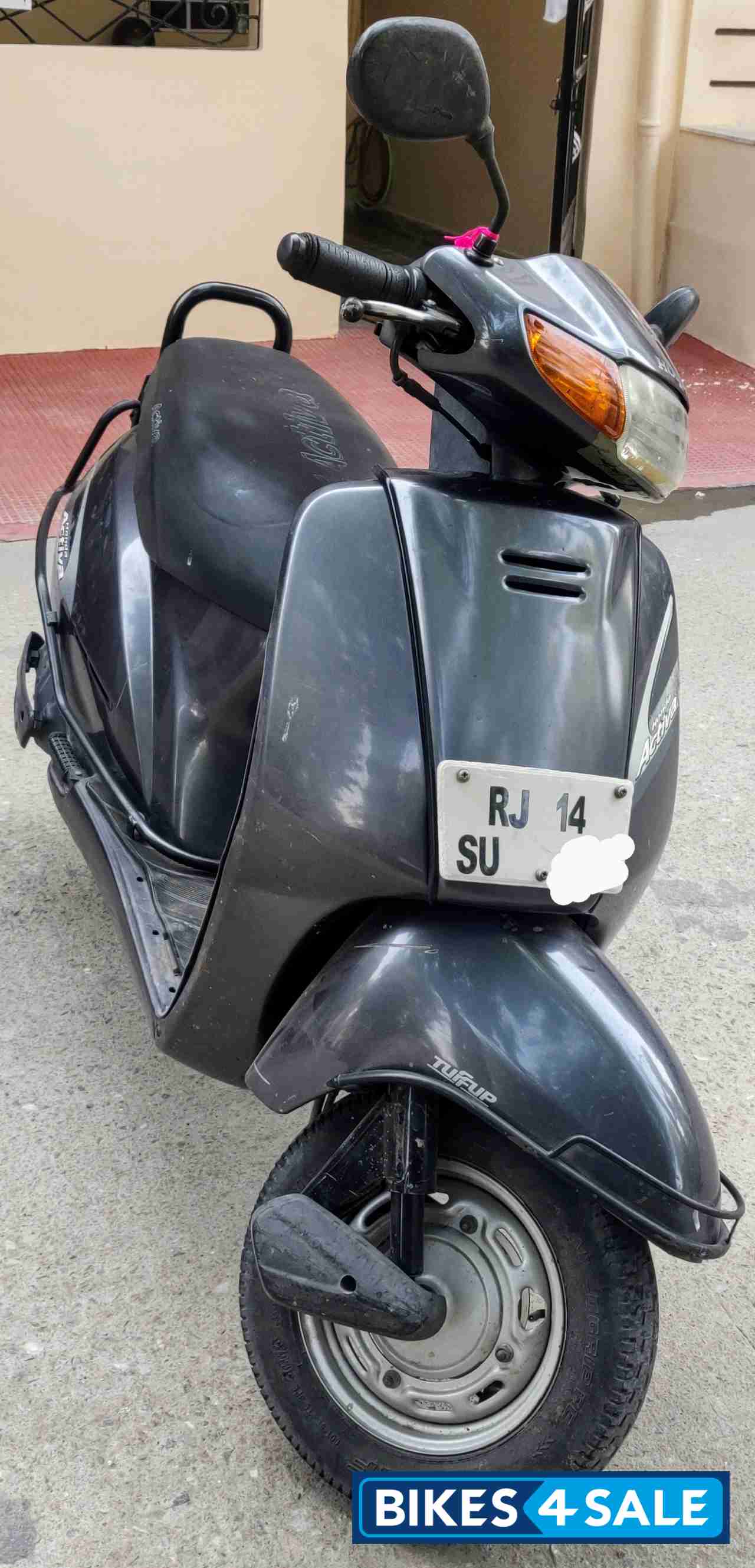 Grey Honda Activa