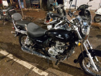 Black Bajaj Avenger 220 DTS-i