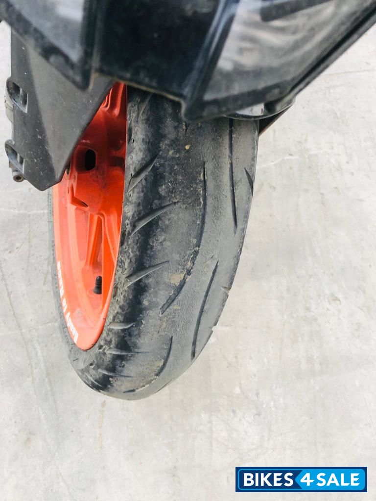 Ebony Matt Black KTM RC 390