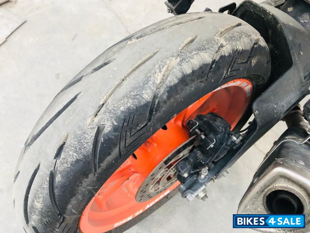 Ebony Matt Black KTM RC 390