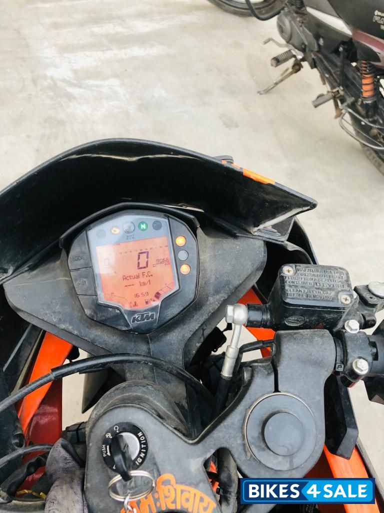 Ebony Matt Black KTM RC 390