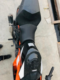 Ebony Matt Black KTM RC 390