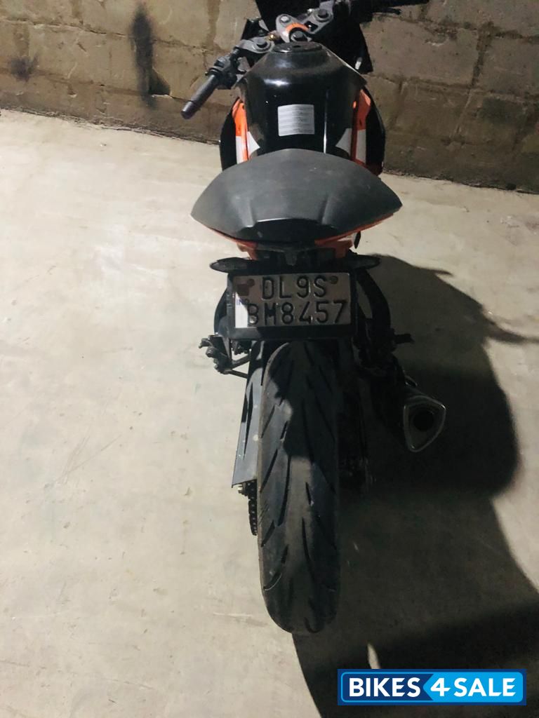 Ebony Matt Black KTM RC 390