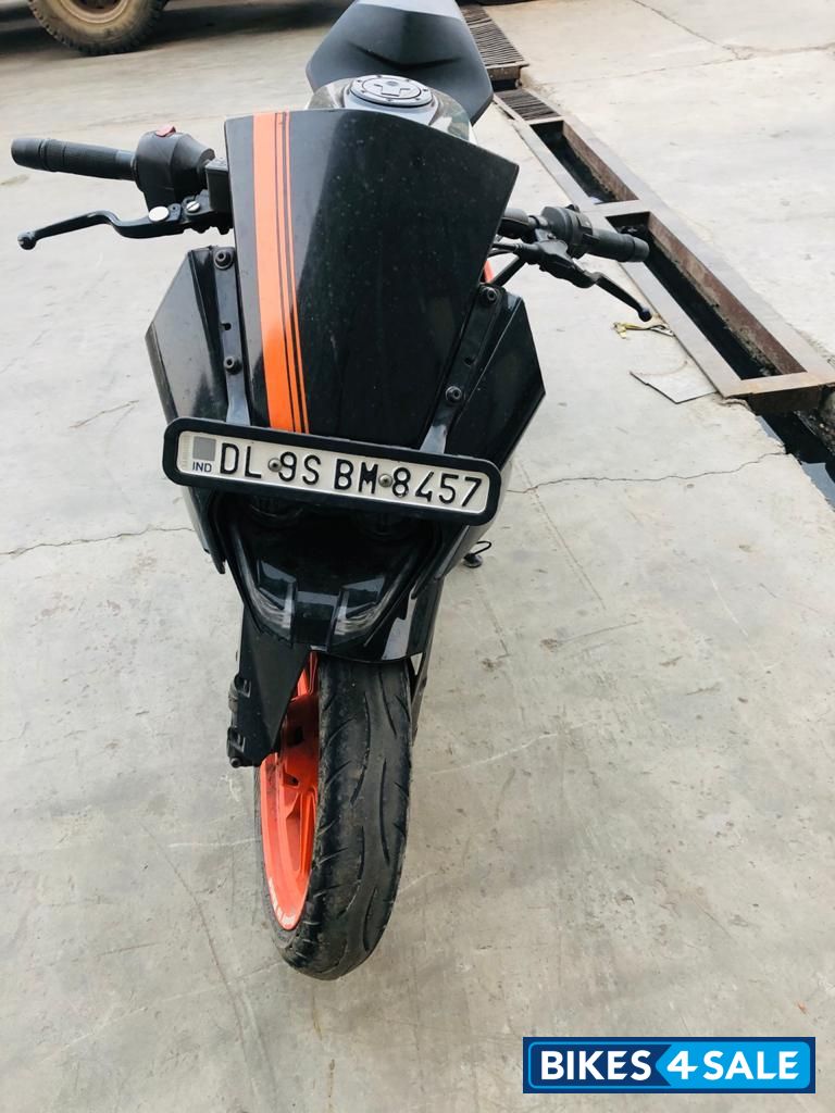 Ebony Matt Black KTM RC 390