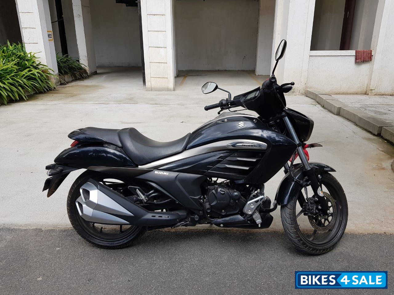 Suzuki Intruder 150