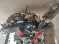 Blue-black Bajaj Discover 125