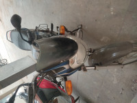 Blue-black Bajaj Discover 125