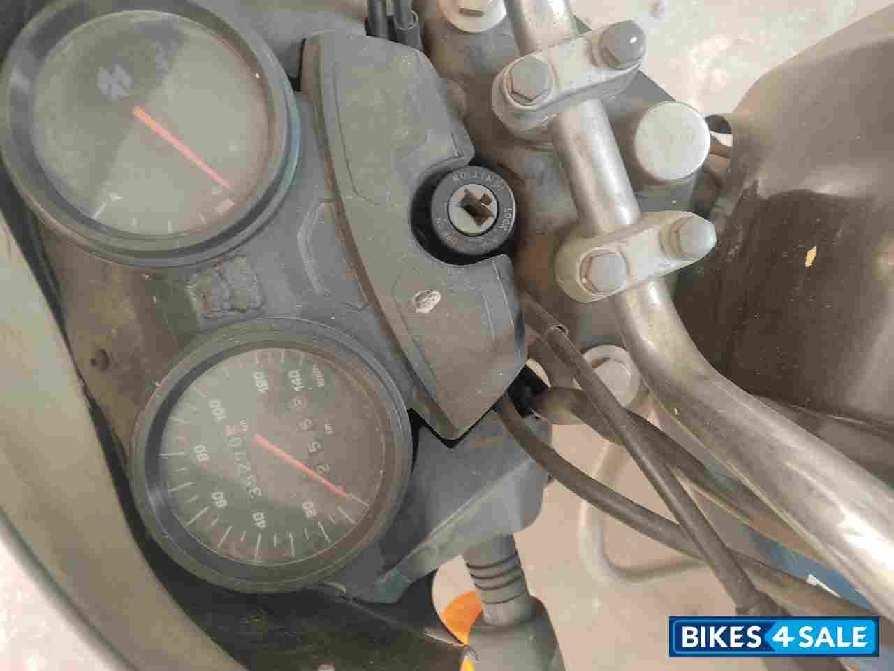 Blue-black Bajaj Discover 125