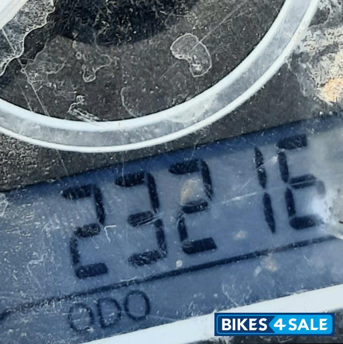 Black Bajaj Avenger Cruise 220