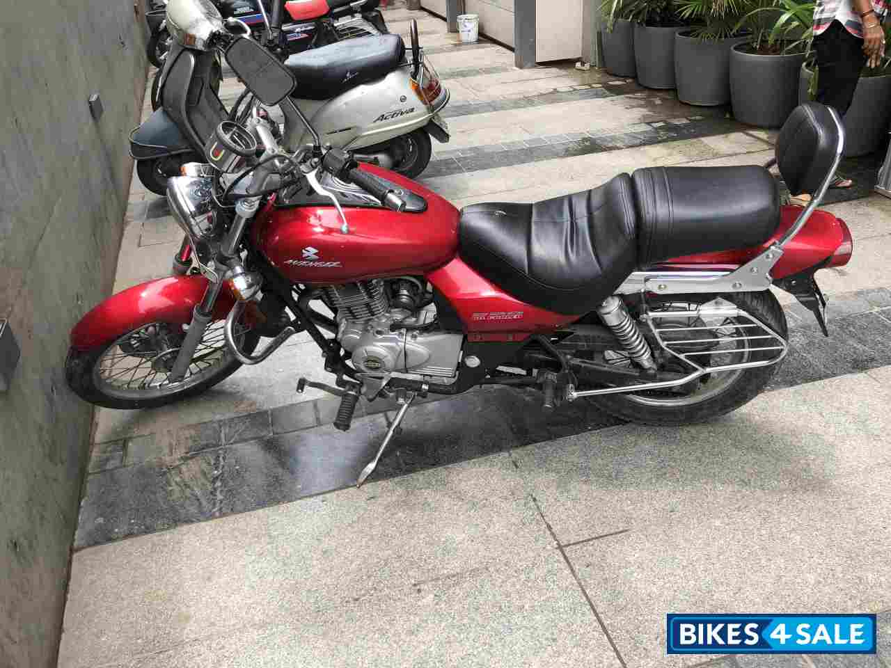 Bajaj Avenger 220 DTS-i