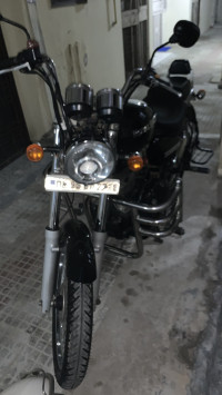 Black Royal Enfield Thunderbird 350