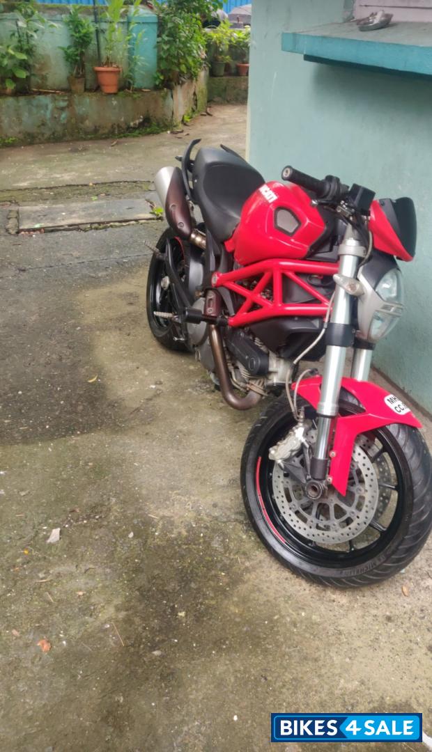 Ducati Monster 796