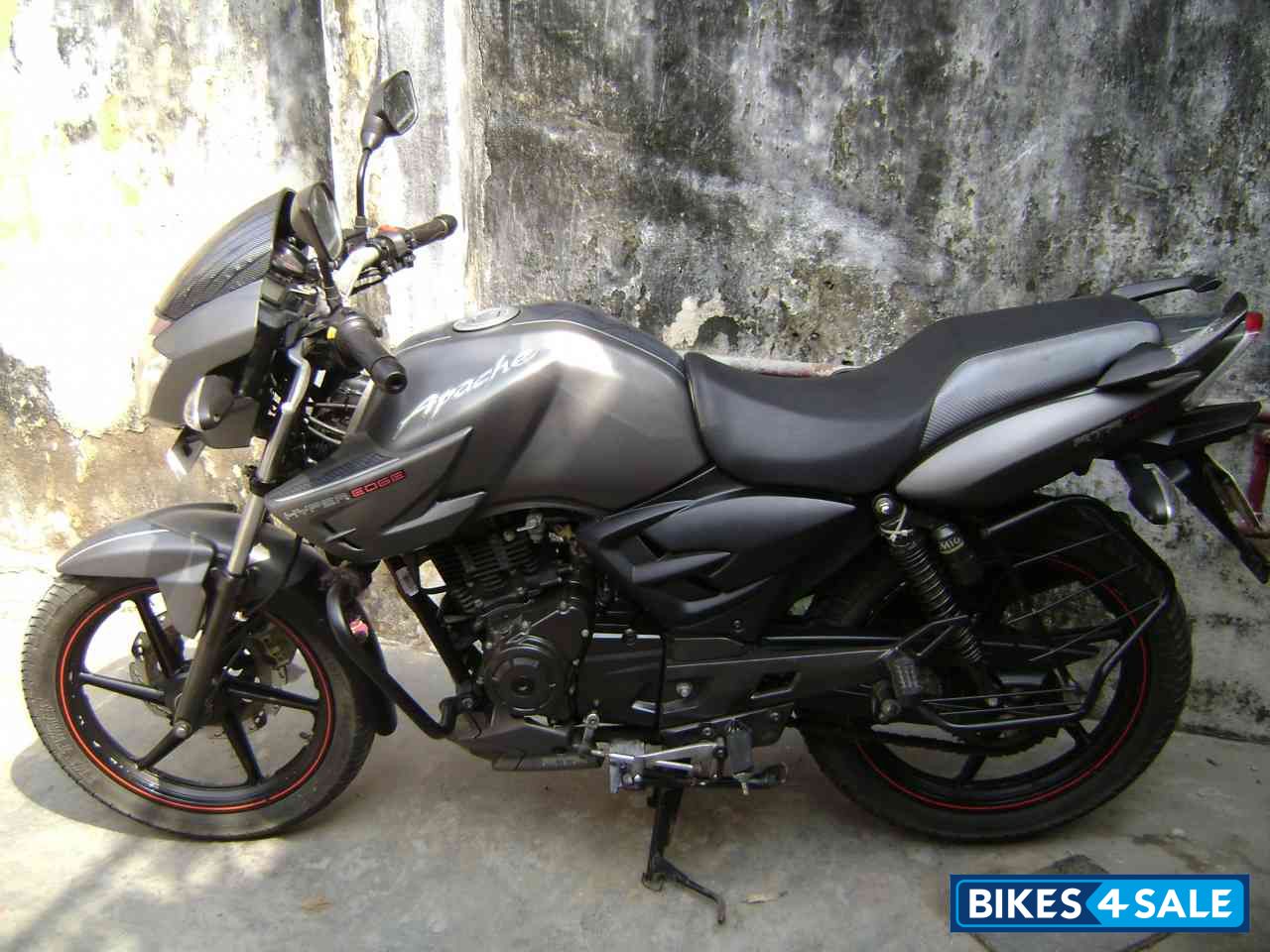 Metallic Grey TVS Apache RTR 160