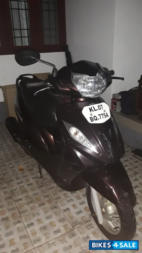 Brown TVS Wego