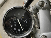 Black Bajaj Avenger 180 DTS-i