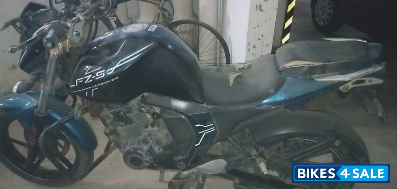 Green Yamaha FZ-S