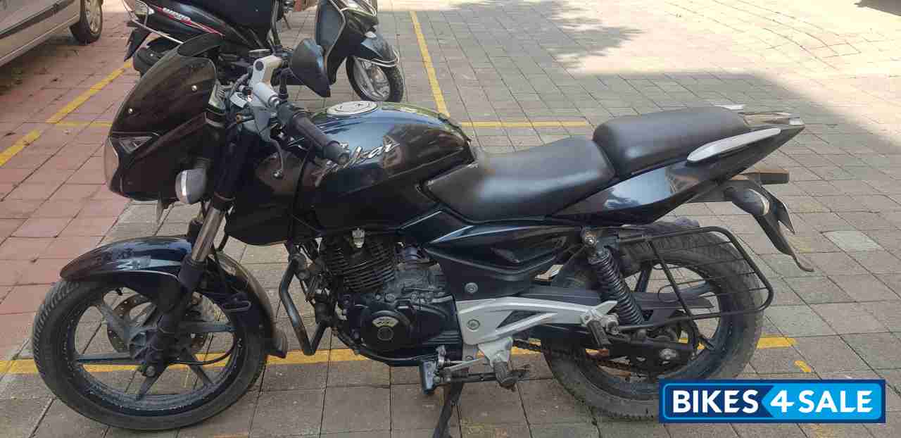 Midnight Black Bajaj Pulsar 180 DTSi