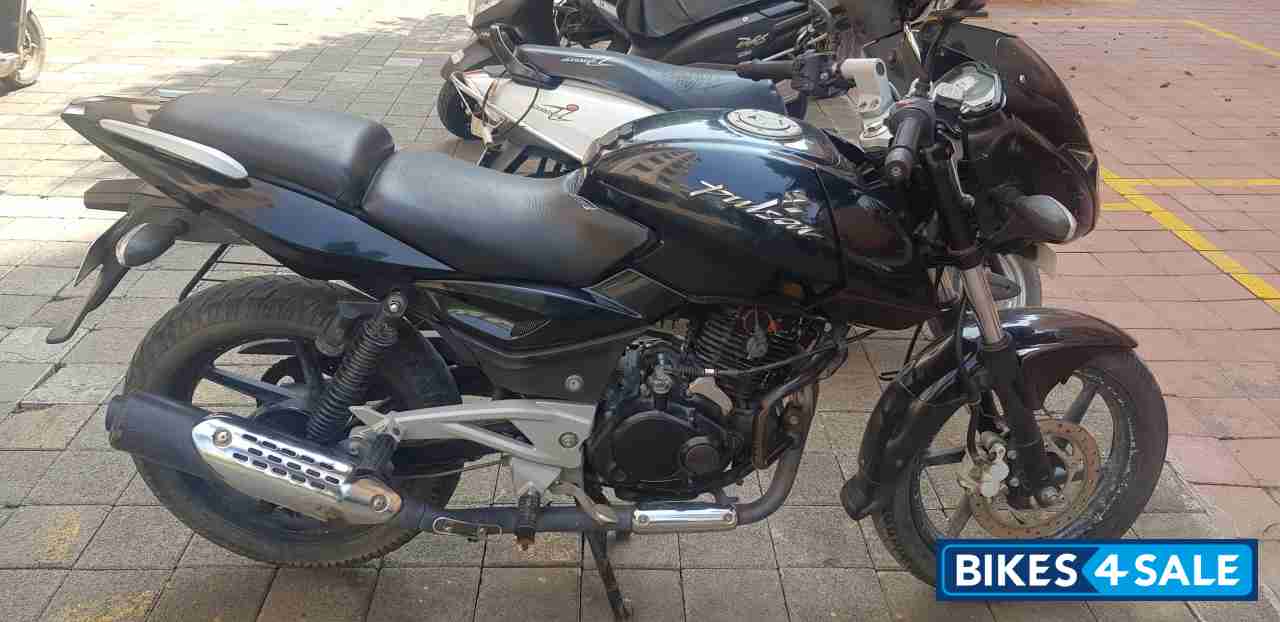 Midnight Black Bajaj Pulsar 180 DTSi