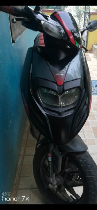 Red&black Aprilia SR 150