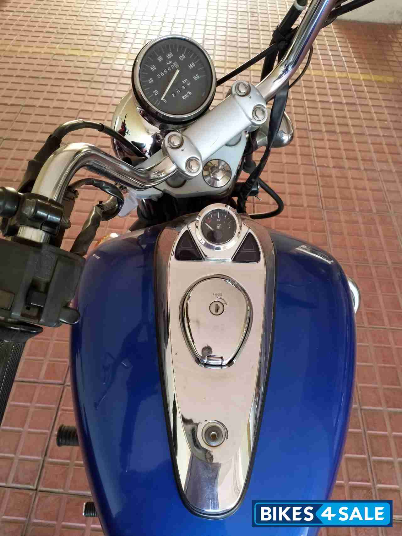 Plasma Blue Bajaj Avenger 220 DTS-i