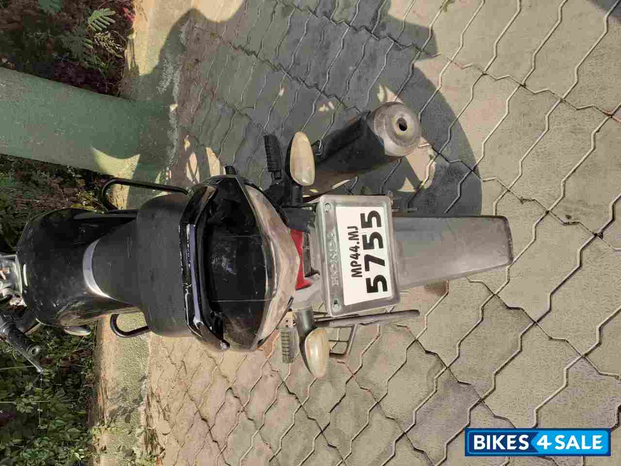 P Black Honda Unicorn Dazzler