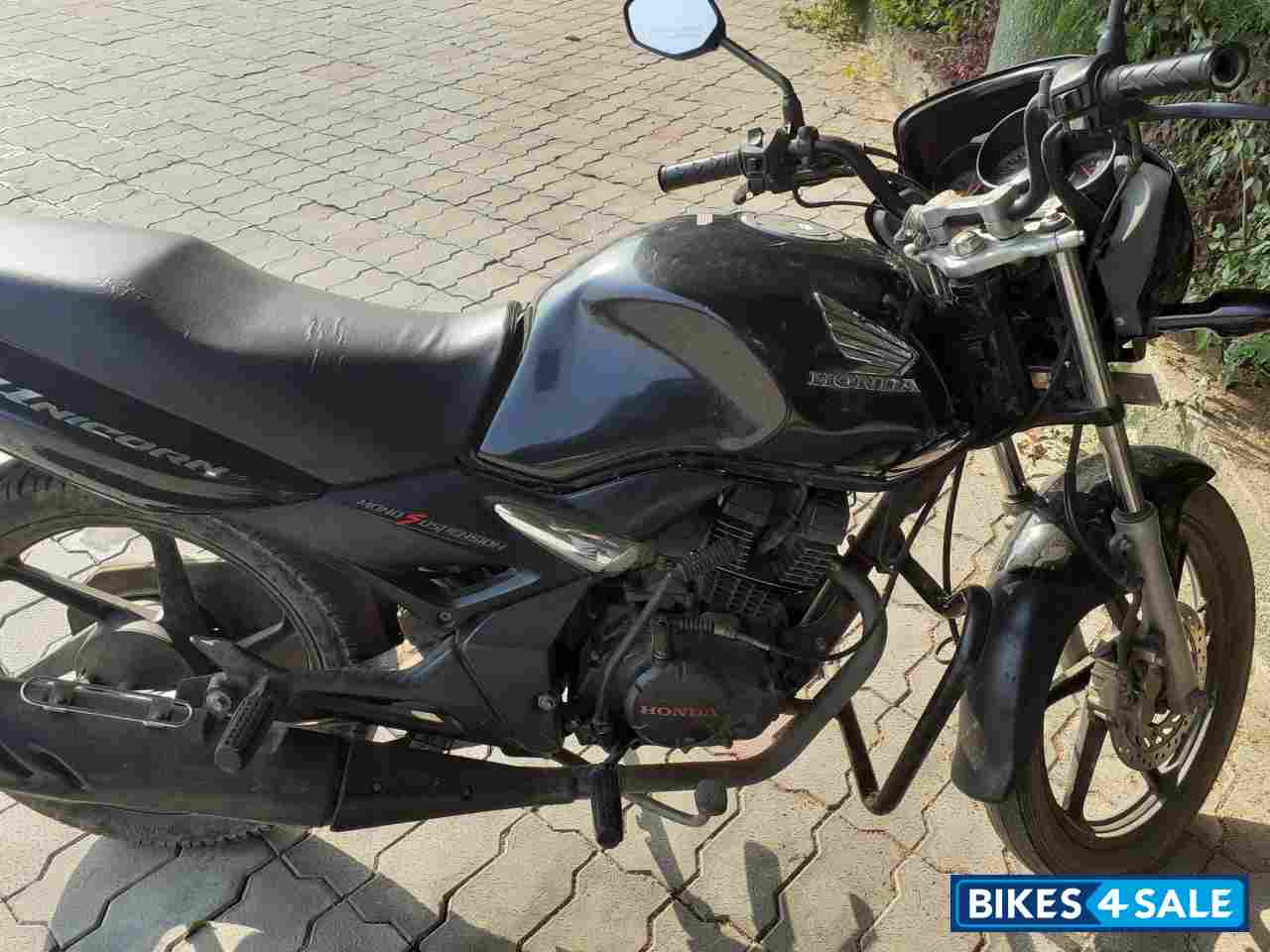 P Black Honda Unicorn Dazzler