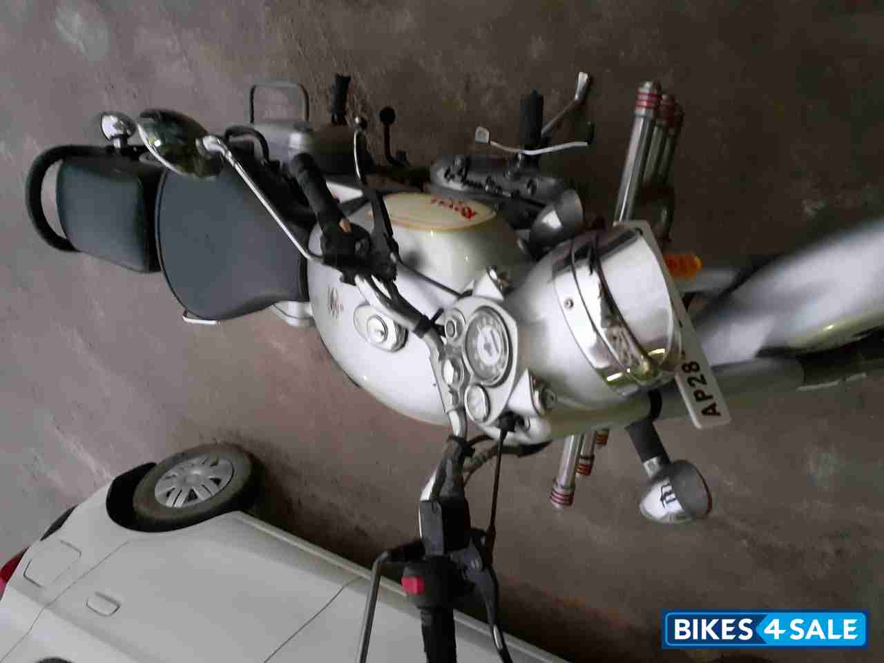 Silver Royal Enfield Classic 350 BS VI