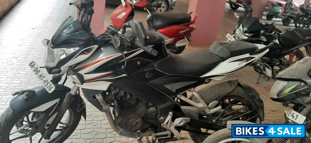 Bajaj Pulsar 200 NS Bajaj Pulsar 200 NS
