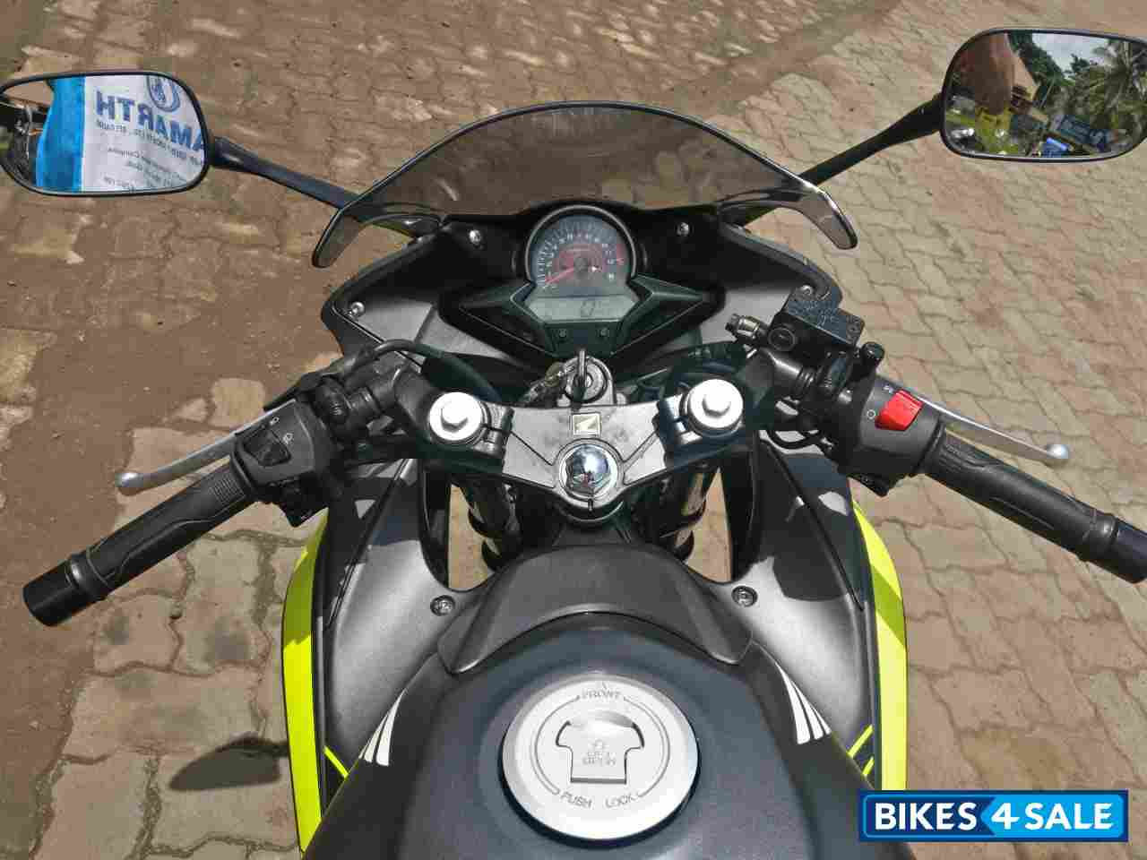 Green Stripping Honda CBR 250R ABS