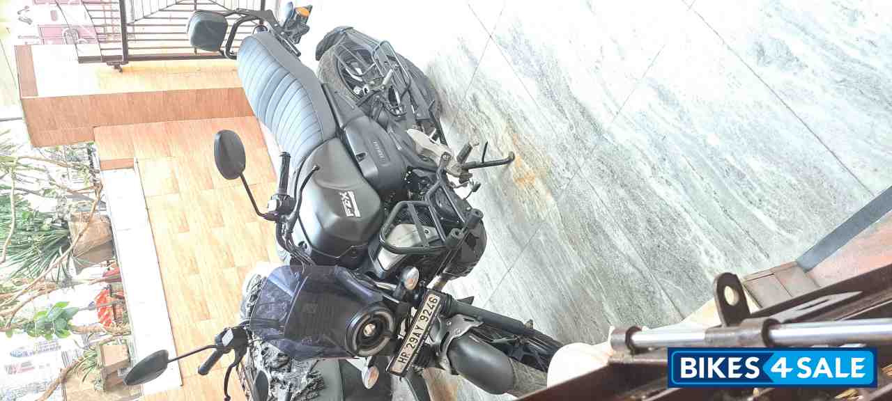 Mate Black Yamaha FZ-X