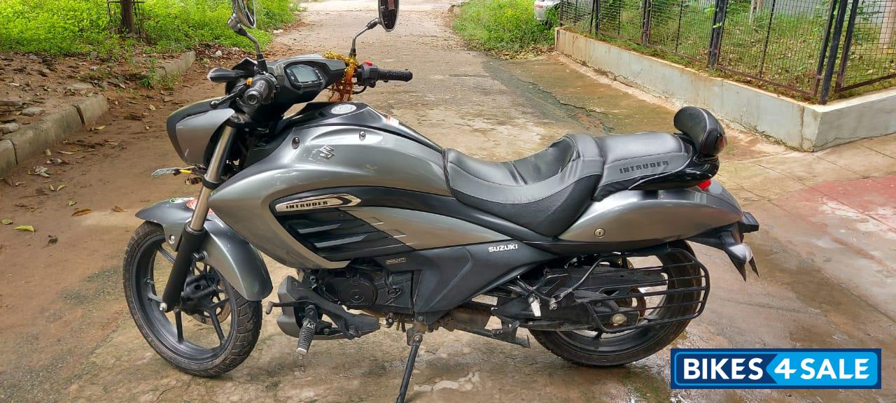 Suzuki Intruder 150
