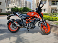 Orange KTM Duke 390