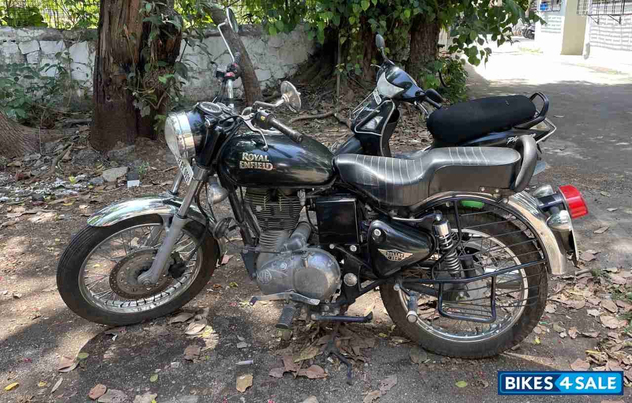 Black Royal Enfield Bullet Electra