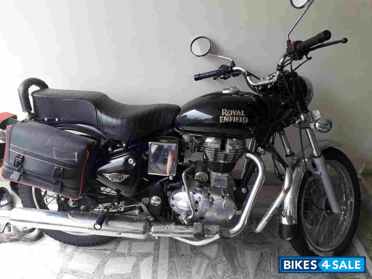 Black Royal Enfield Bullet 350 ES