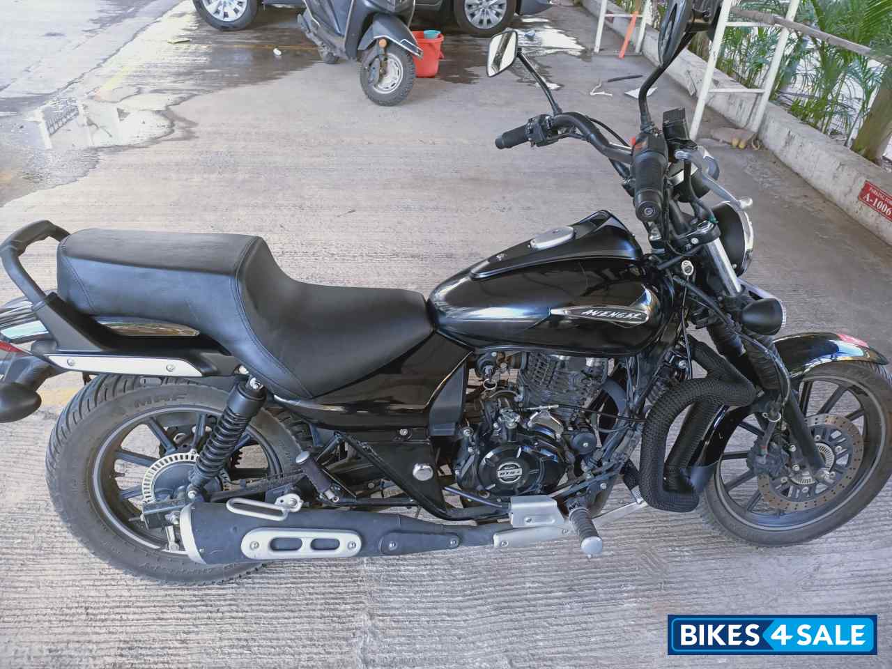 Bajaj Avenger Street 220