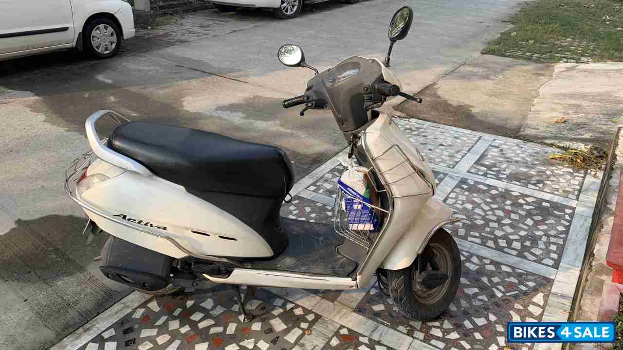 White Honda Activa
