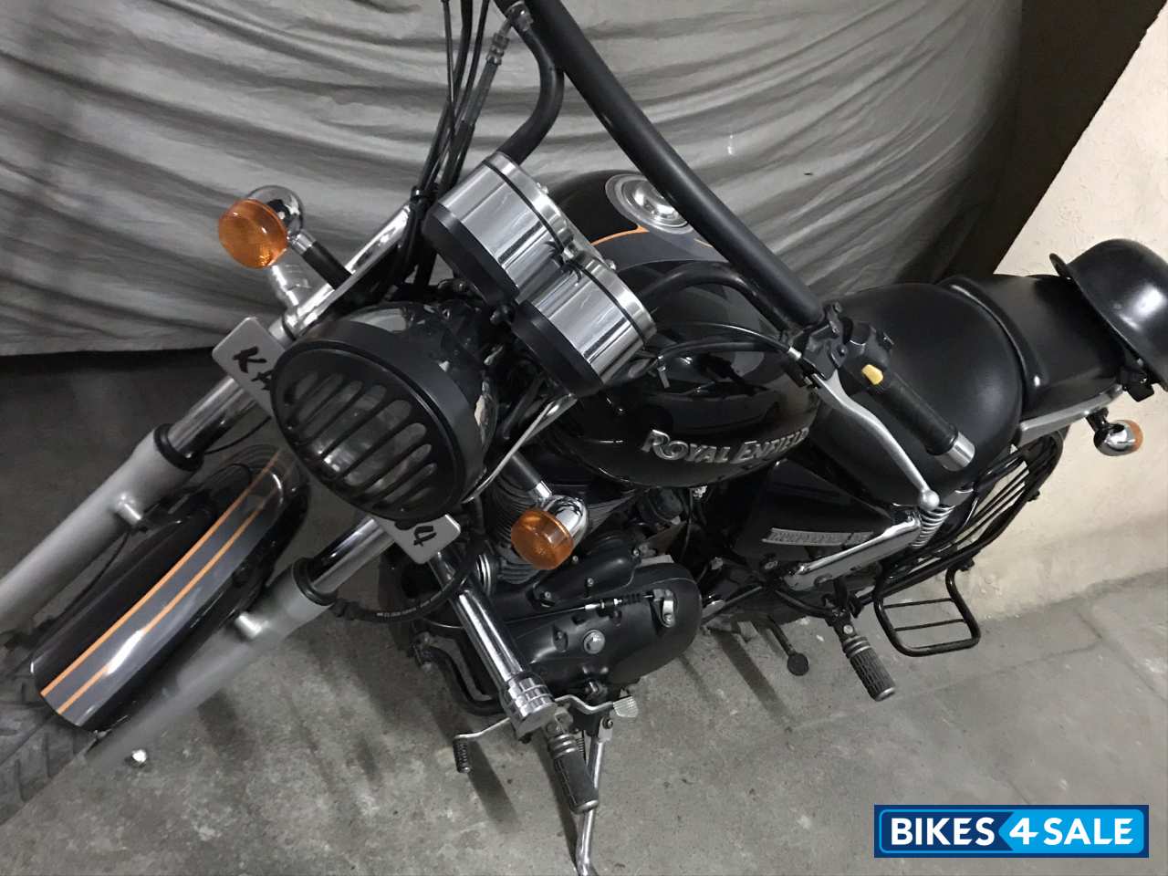 Black Royal Enfield Thunderbird 350