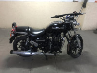 Black Royal Enfield Thunderbird 350