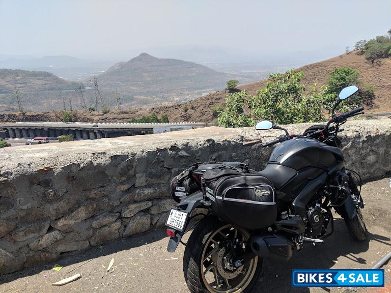 Matt Black Bajaj Dominar 400 Disc
