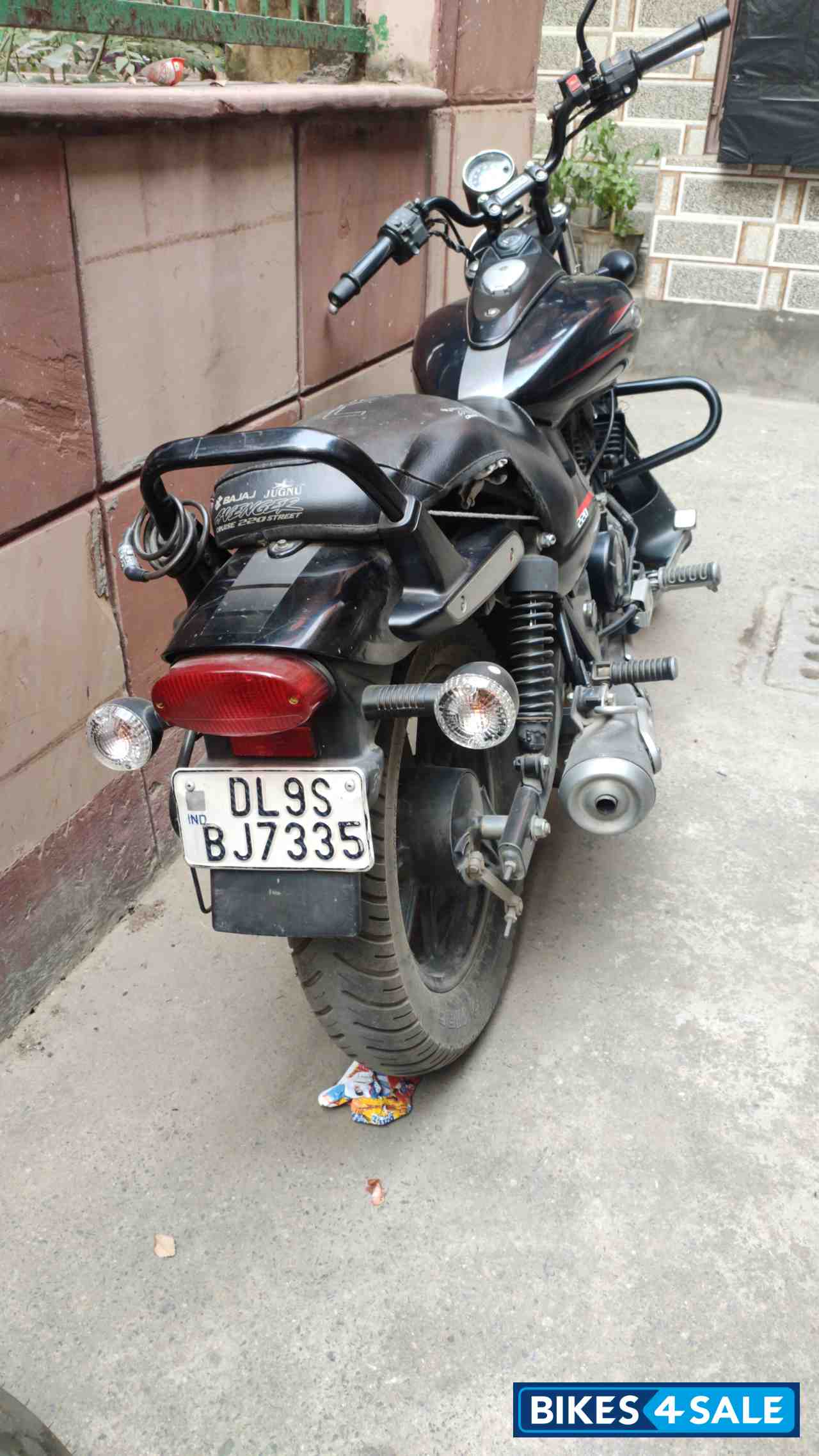 Bajaj Avenger Street 220