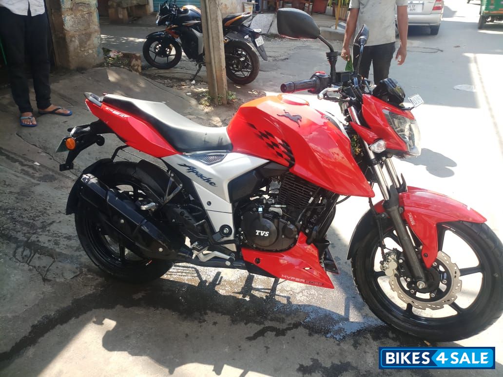 Red Race Edition TVS Apache RTR 160 4V