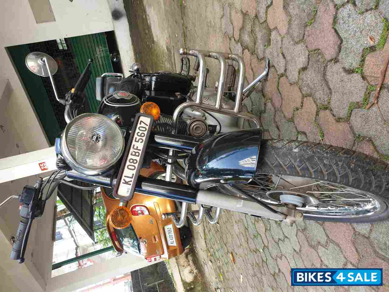 Black Royal Enfield Bullet Standard 500