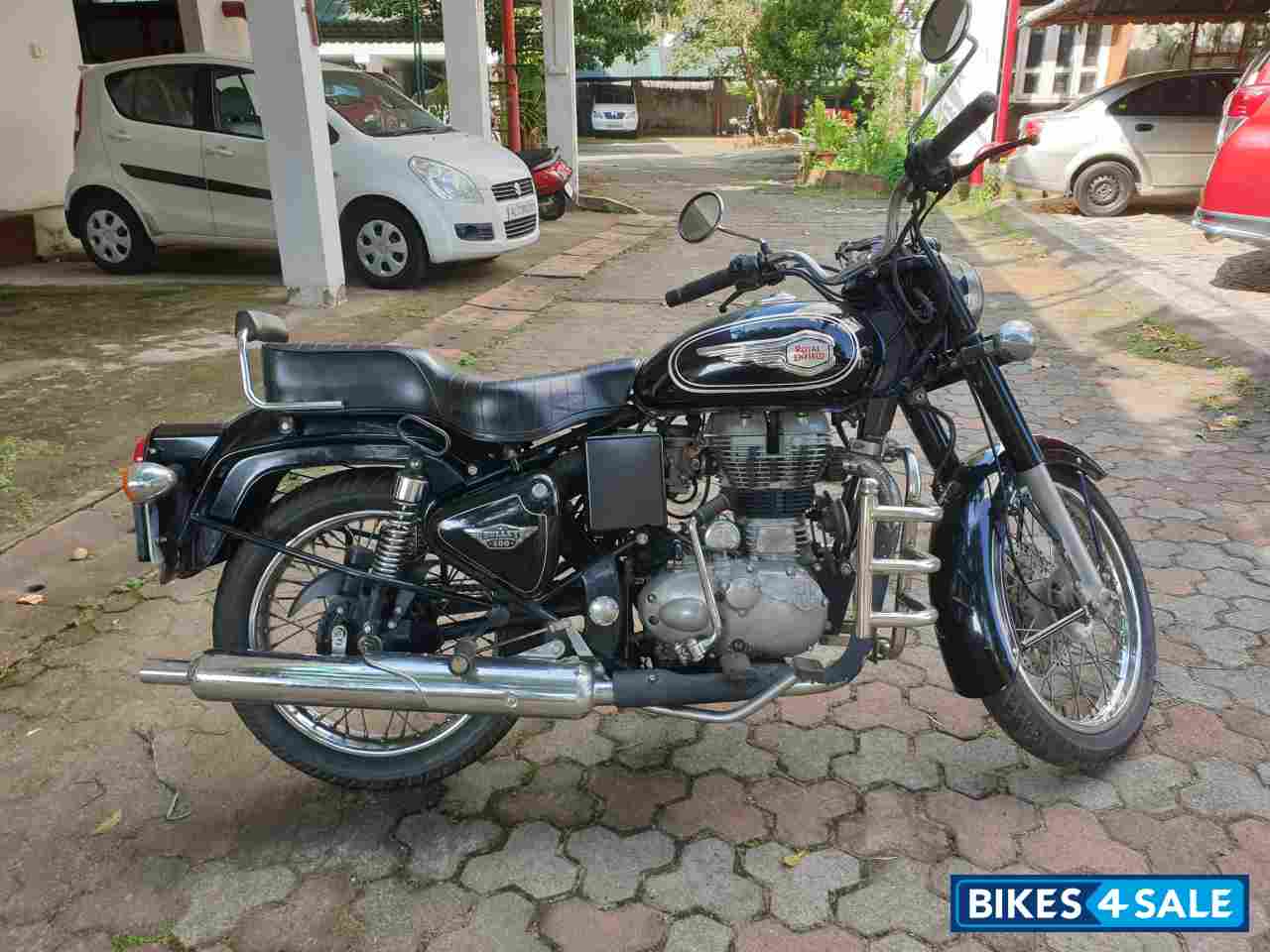 Black Royal Enfield Bullet Standard 500