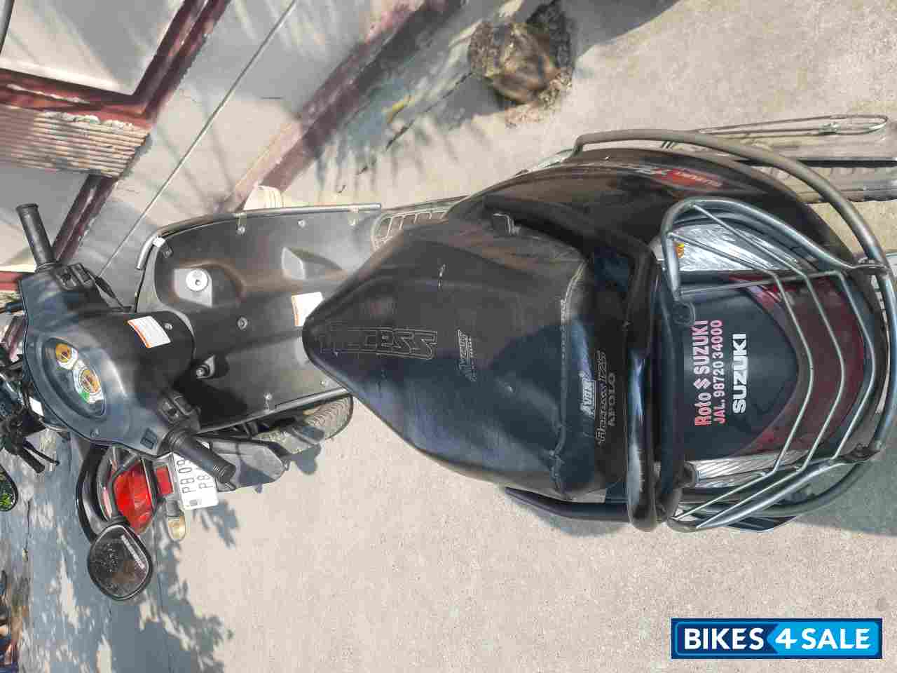 Black Suzuki Access 125 Black Suzuki Access 125