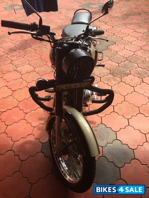 Black Royal Enfield Classic 500