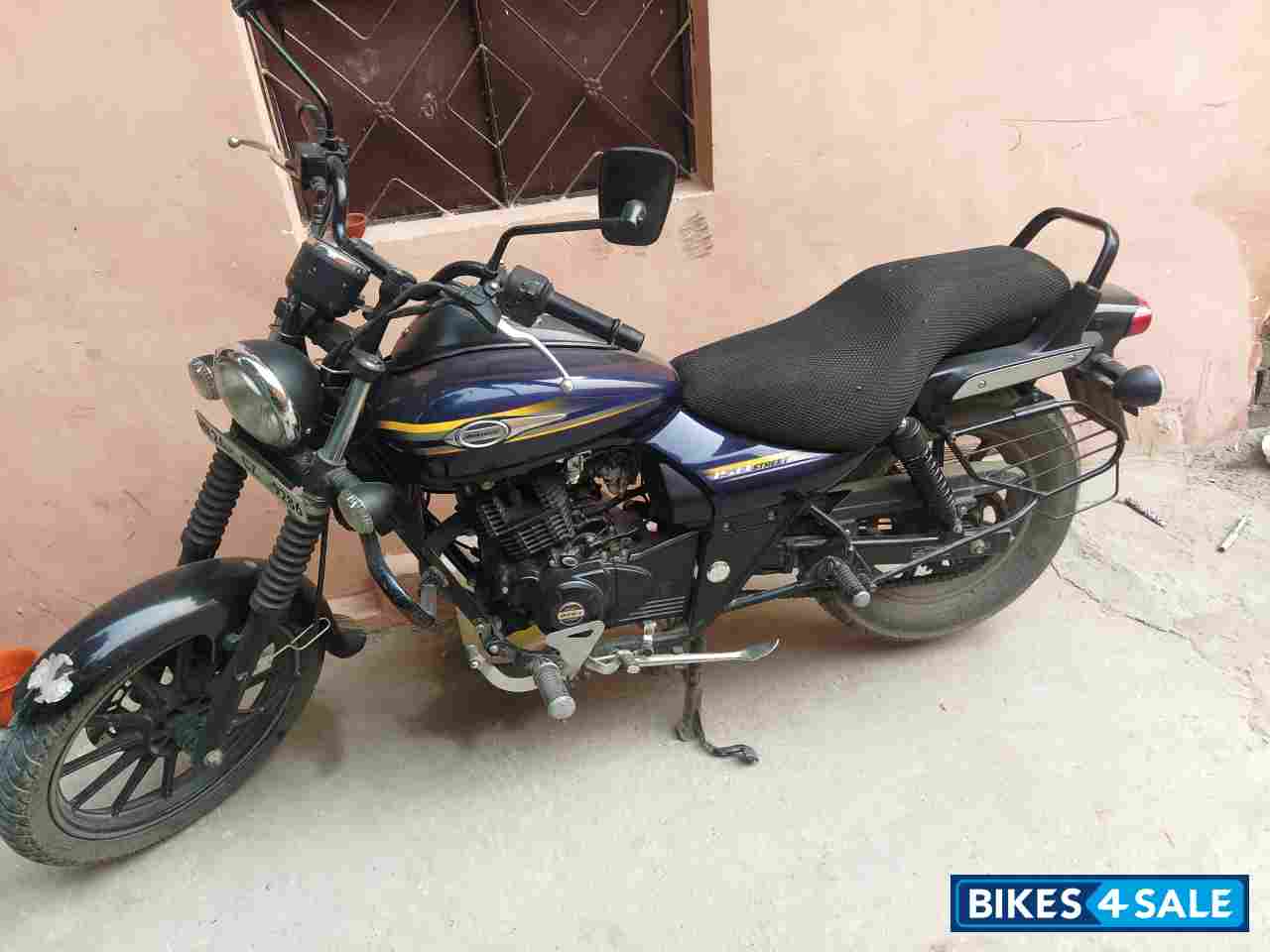 Dark Blue Bajaj Avenger Street 150