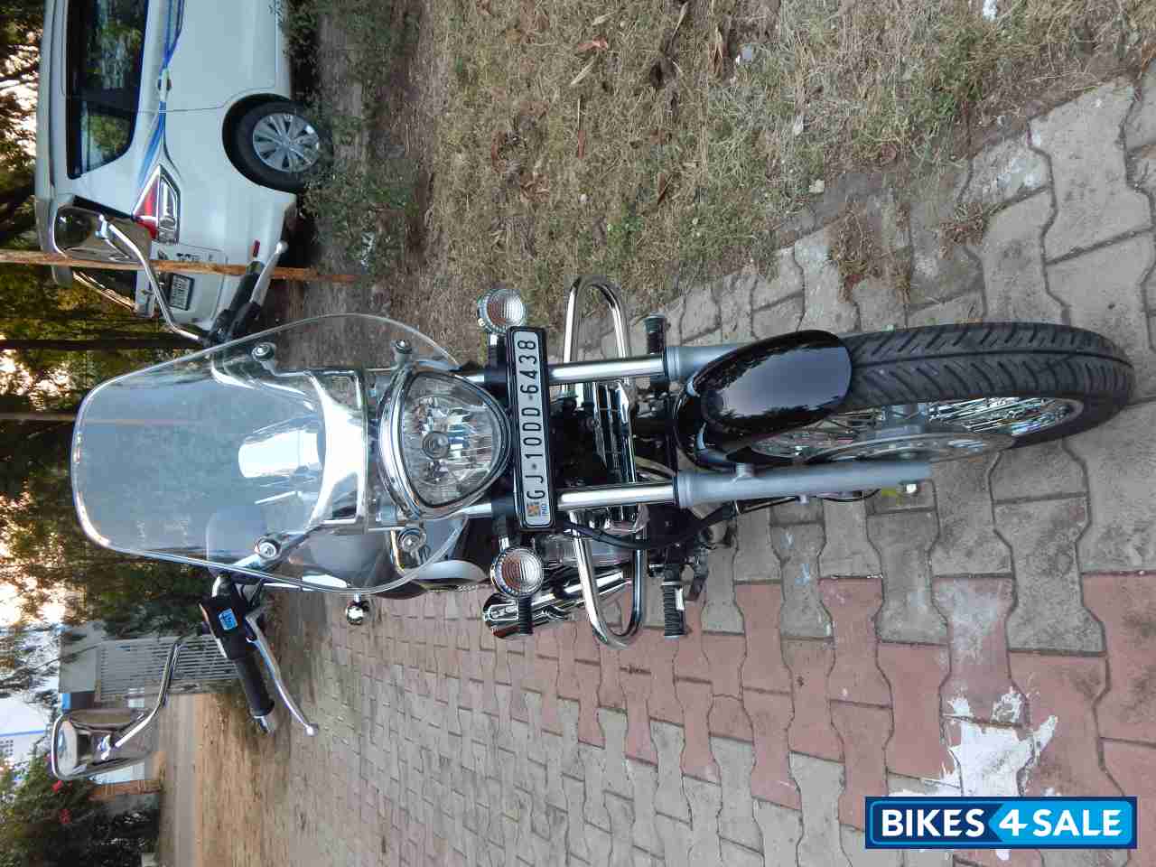 Auburn Black Bajaj Avenger Cruise 220