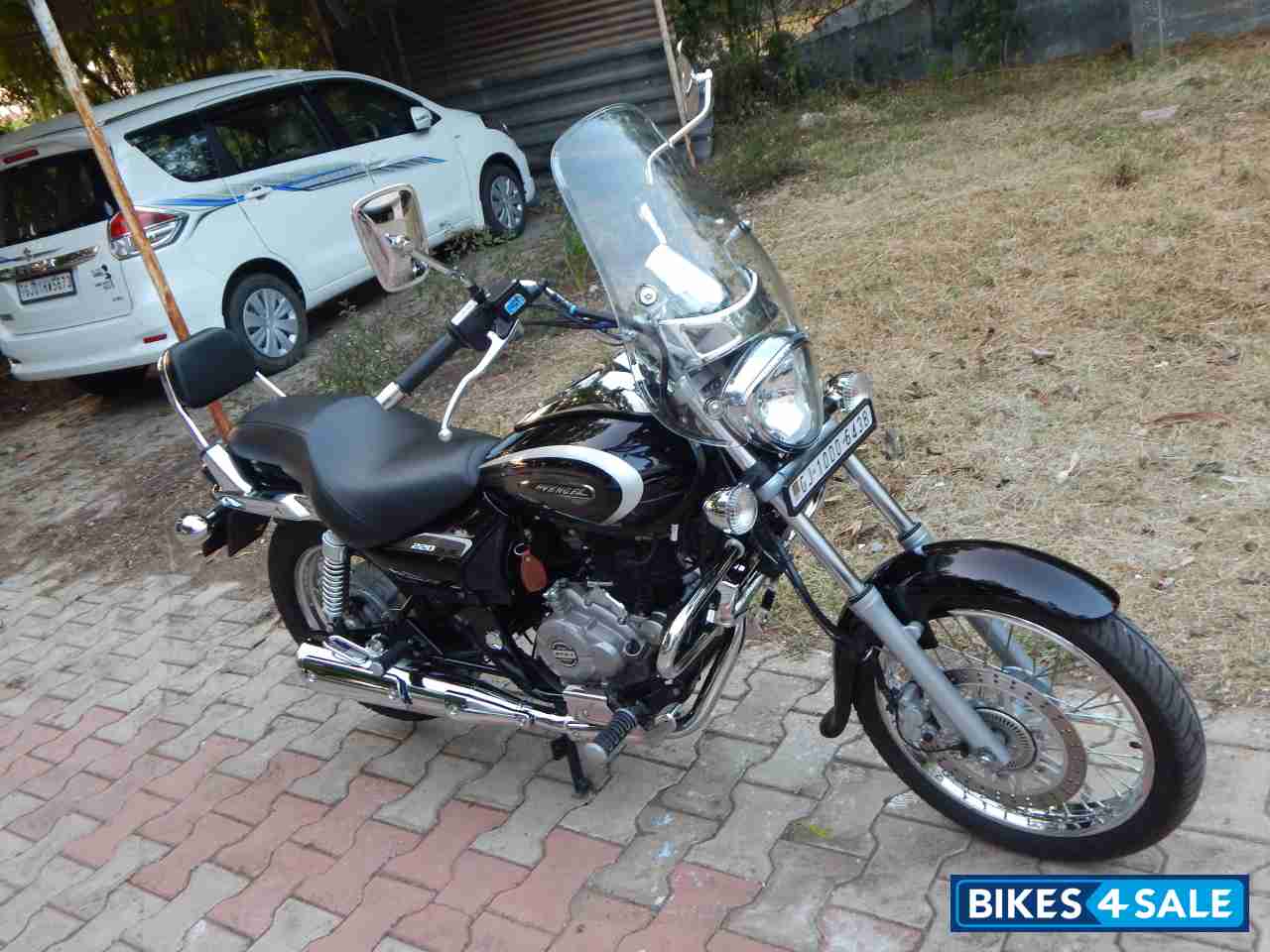 Auburn Black Bajaj Avenger Cruise 220