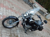 Auburn Black Bajaj Avenger Cruise 220