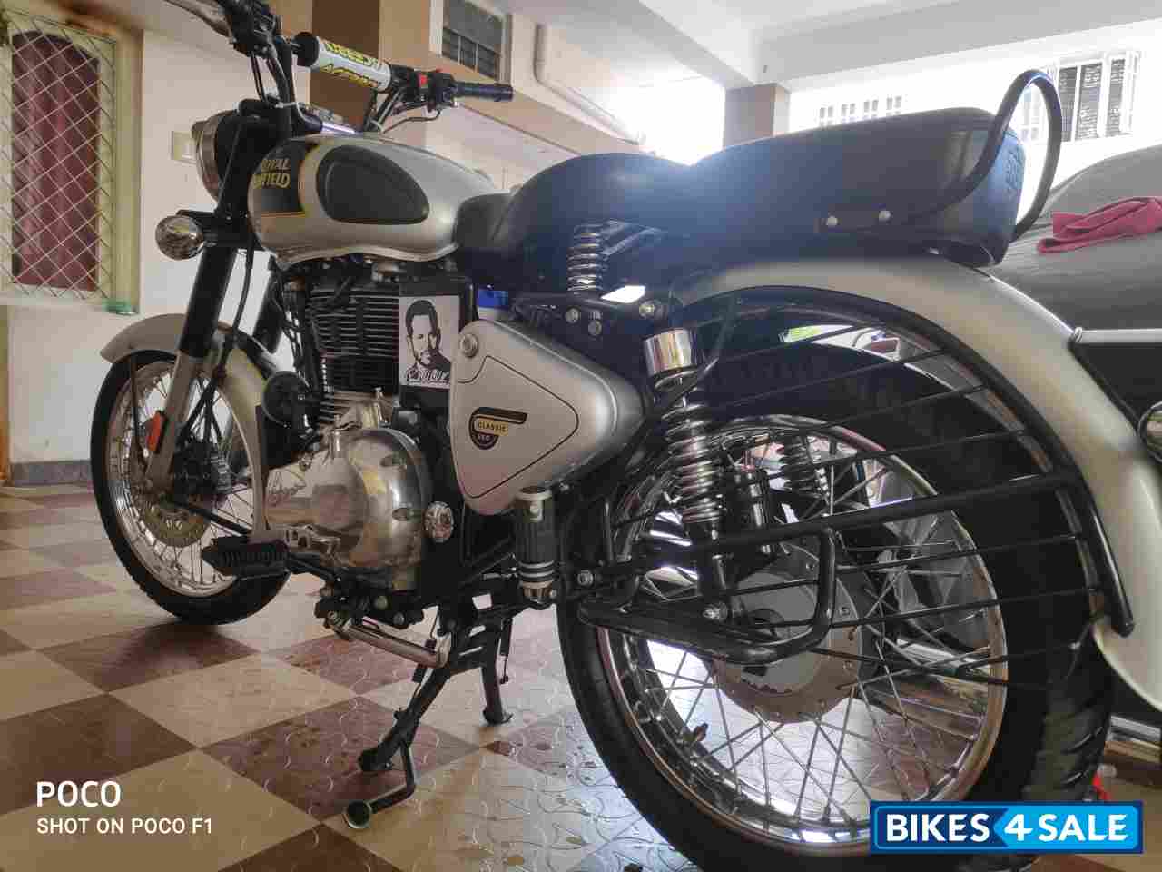 Silver Royal Enfield Classic 500 Silver Royal Enfield Classic 500